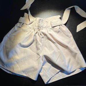 Taupe/beige shorts